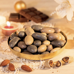 Amandes torréfiées enrobées de chocolat noir